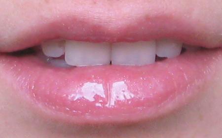Ухаживающий блеск для губ «Шоколадный поцелуй» - Карамель в Шоколаде